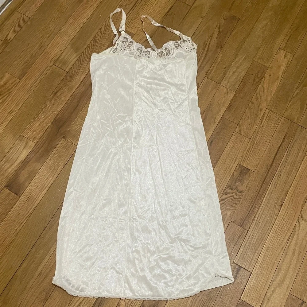 Vtg White Lace Full Slip Nightgown Dress Size 34 Adjustable Straps Made in USA - Picture 7 of 7